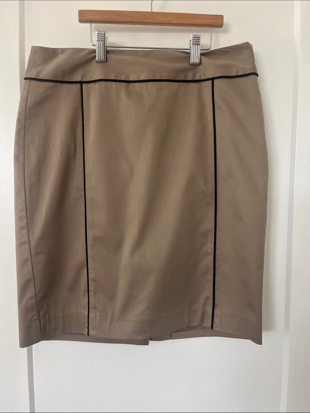 Ann Taylor Taupe Pencil Skirt with Black Piping